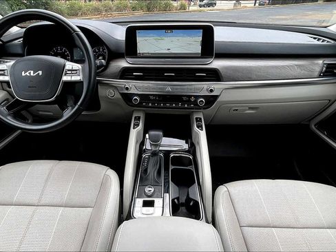 Used 2022 Kia Telluride EX w/ EX Premium Package image 15