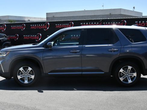Used 2024 Honda Pilot EX-L image 4