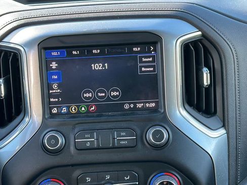 Used 2022 Chevrolet Silverado 2500 LTZ w/ LTZ Premium Package image 18