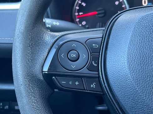 Used 2019 Toyota RAV4 LE FWD image 24