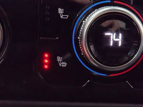 Used 2024 GMC Sierra 1500 SLT image 5