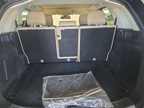 Used 2018 Land Rover Discovery Sport HSE image 14