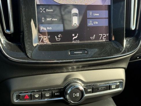 Used 2020 Volvo XC40 T5 R-Design w/ Protection Package Premier image 19