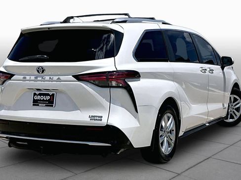 Used 2021 Toyota Sienna Limited FWD image 13
