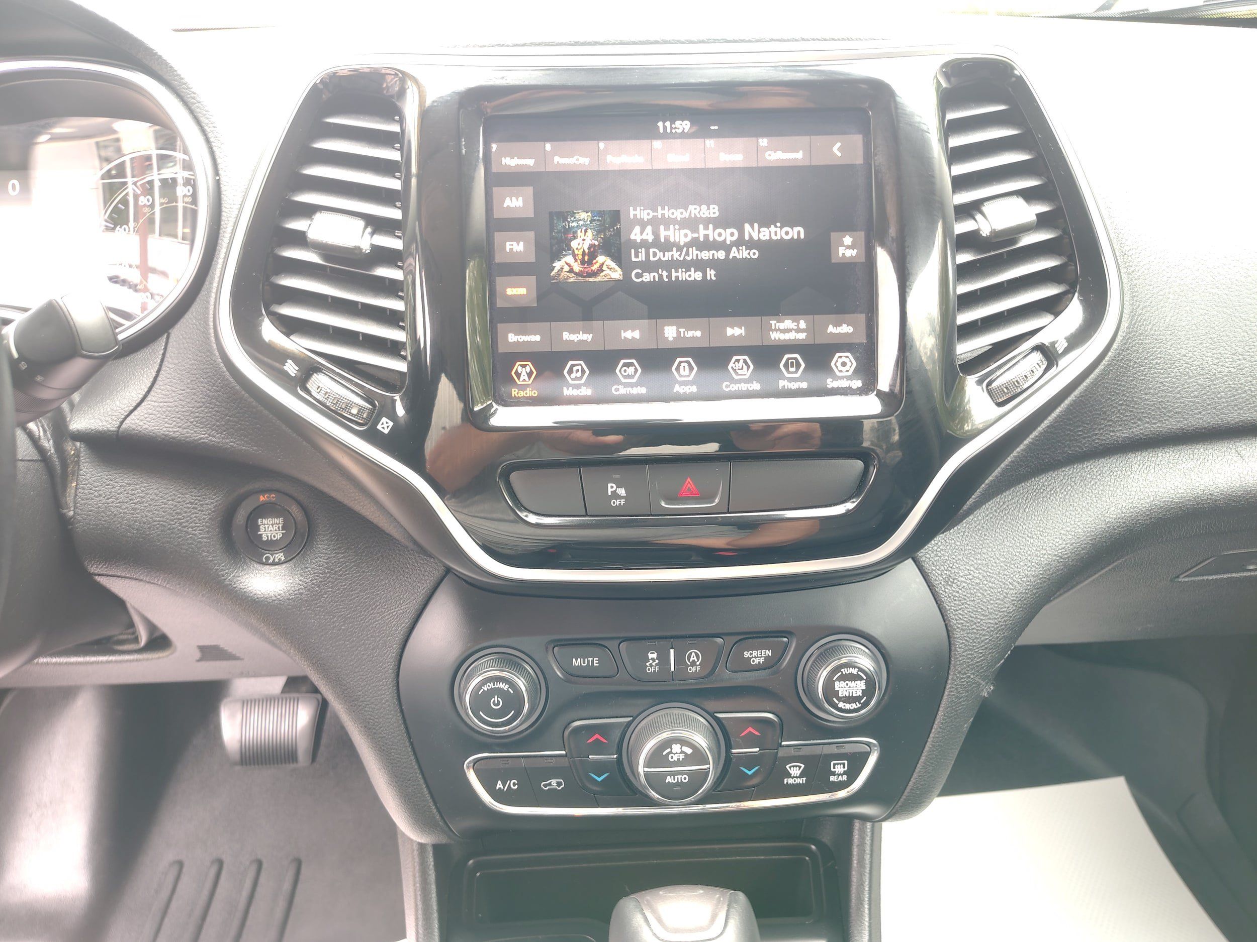 Used 2019 Jeep Cherokee Limited AWD/4WD image 34