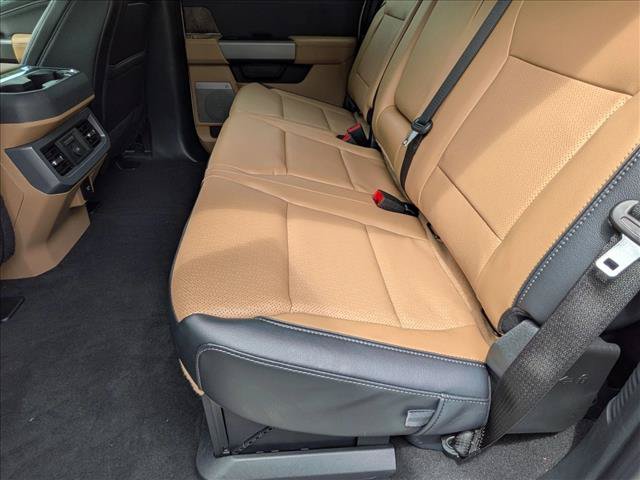 New 2025 Ford F250 4x4 Crew Cab Super Duty image 15