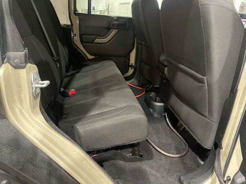 Used 2018 Jeep Wrangler Unlimited Sport S AWD/4WD image 18