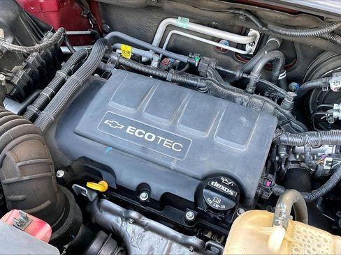 Used 2019 Chevrolet Trax LT w/ LT Convenience Package image 32