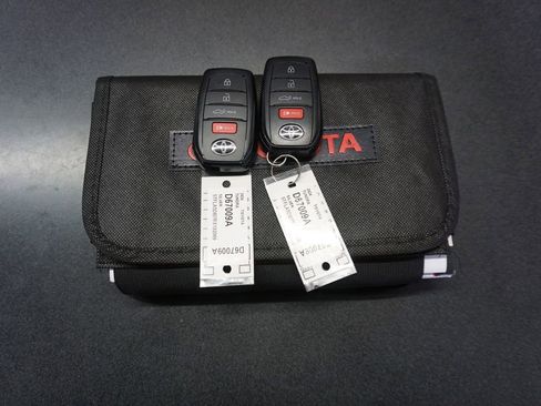 Used 2024 Toyota Tundra SR5 AWD/4WD image 17