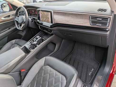 Used 2024 Volkswagen Atlas SEL Premium R-Line image 42