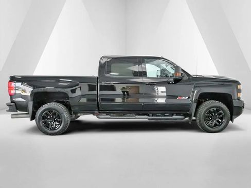 Used 2019 Chevrolet Silverado 2500 LTZ w/ Duramax Plus Package AWD/4WD image 8