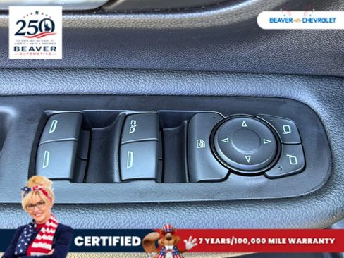 Used 2024 GMC Terrain SLE FWD image 30