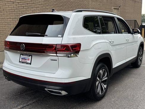 Used 2024 Volkswagen Atlas SE AWD/4WD image 19