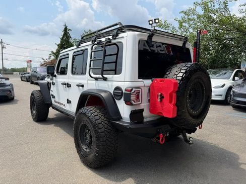 Used 2018 Jeep Wrangler Unlimited Sahara w/ Uconnect 4C Nav & Sound Group AWD/4WD image 8