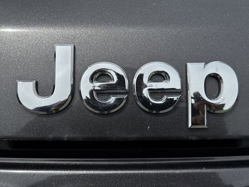 Used 2015 Jeep Grand Cherokee Laredo w/ Quick Order Package 23E AWD/4WD image 30