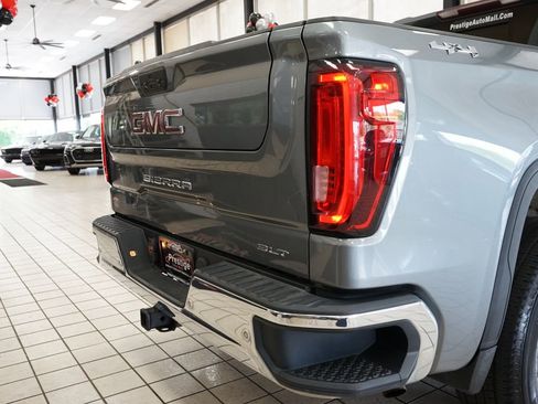 Used 2019 GMC Sierra 1500 SLT w/ SLT Premium Plus Package AWD/4WD image 17