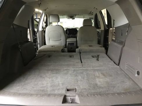 Used 2019 Chevrolet Traverse LT w/ LPO, Floor Liner Package AWD/4WD image 38