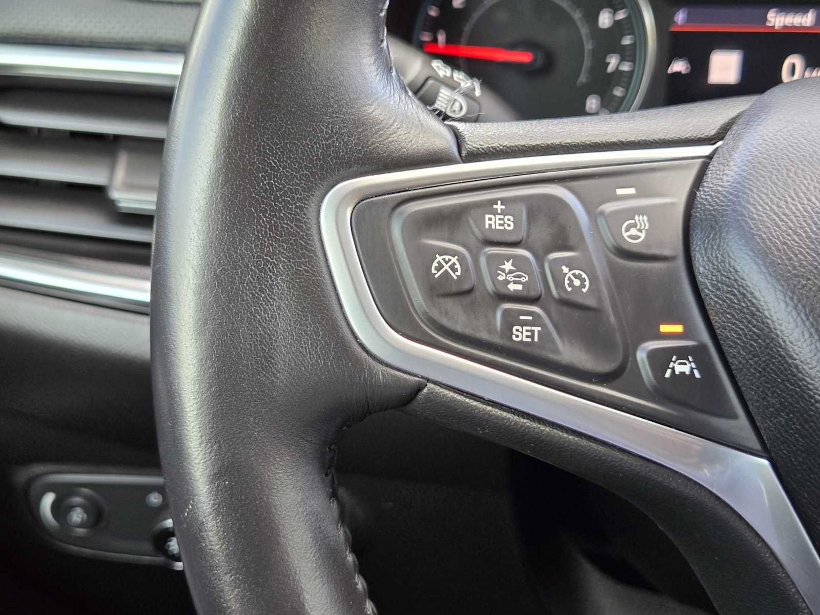 Used 2022 Chevrolet Equinox Premier FWD image 27