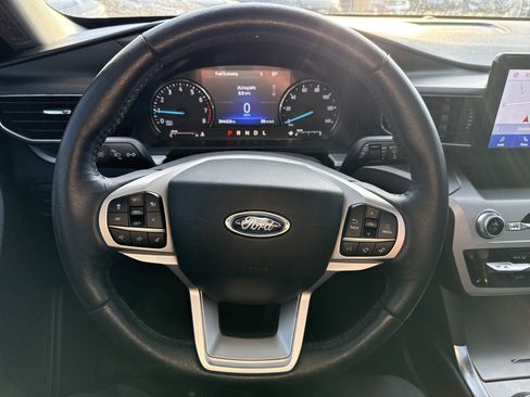 Certified 2022 Ford Explorer XLT w/ Equipment Group 202A image 24