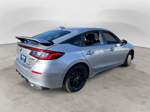 Used 2023 Honda Civic Sport image 3