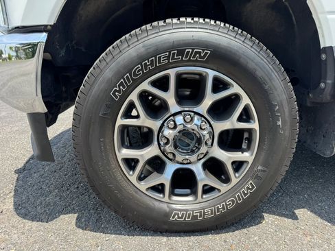 Used 2022 Ford F250 Lariat w/ Lariat Value Package AWD/4WD image 8