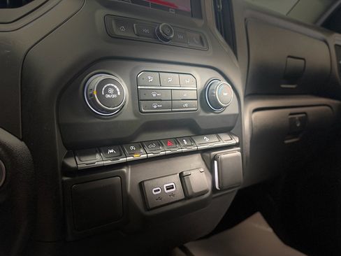 Used 2025 Chevrolet Silverado 1500 Custom Trail Boss w/ Turbomax Blackout Package AWD/4WD image 16
