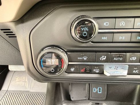 Used 2023 Ford Bronco Wildtrak AWD/4WD image 44