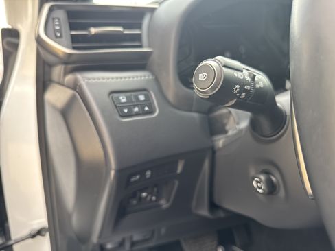 Used 2025 Lexus LX 600 4WD w/ Luxury Package image 20