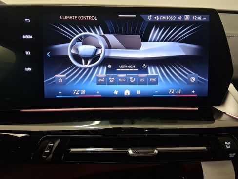 New 2026 BMW X2 xDrive28i w/ Technology Package AWD/4WD image 26