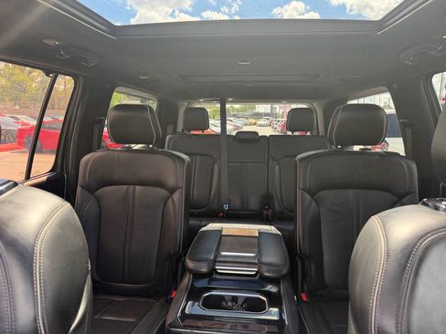 Used 2022 Jeep Grand Wagoneer Series II AWD/4WD image 21