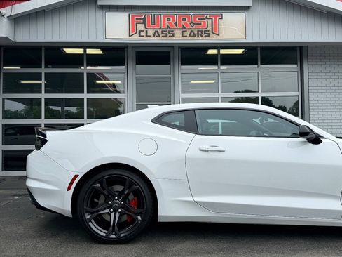 Used 2022 Chevrolet Camaro SS RWD image 10