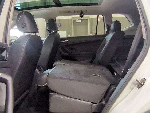 Used 2023 Volkswagen Tiguan SE AWD/4WD image 18