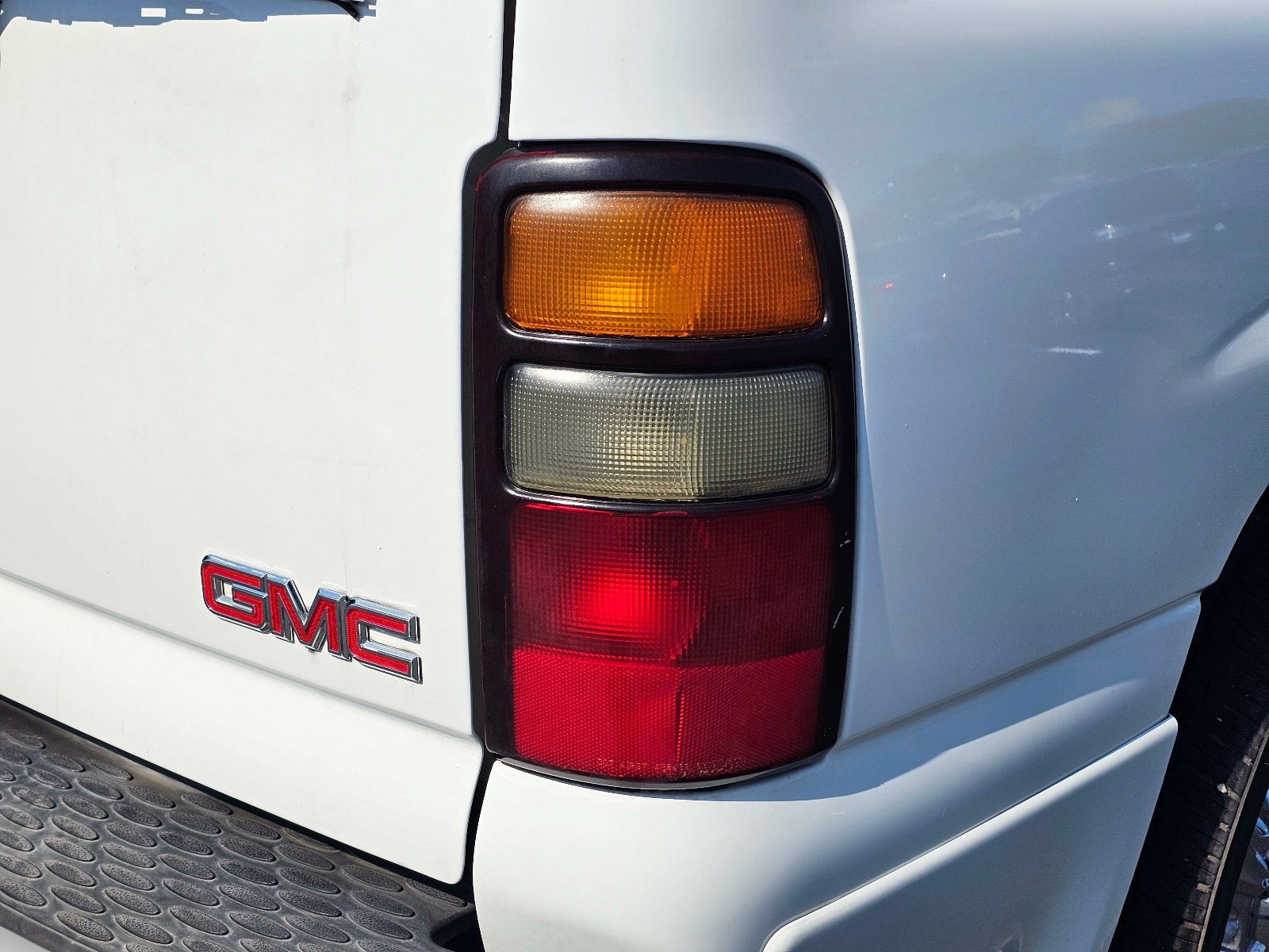 Used 2005 GMC Yukon Denali AWD/4WD image 10