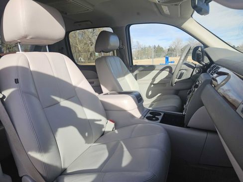 Used 2011 Chevrolet Avalanche LT w/ Regional Value Package image 28