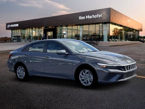 New 2026 Hyundai Elantra Hybrid FWD image 10