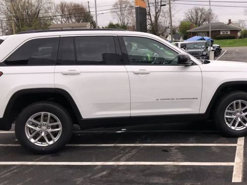 New 2026 Jeep Grand Cherokee Laredo AWD/4WD image 9