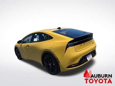 New 2026 Toyota Prius Plug-In Hybrid FWD image 5