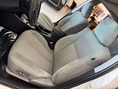 Used 2011 Mitsubishi Galant SE image 23