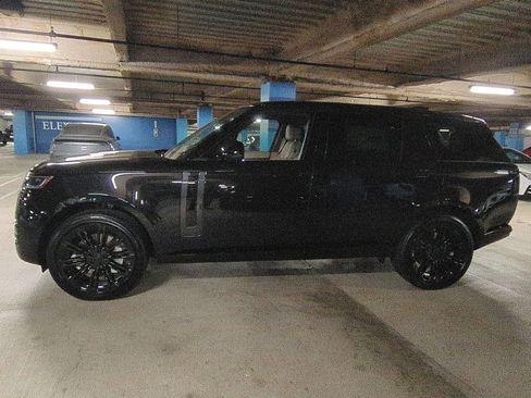 New 2026 Land Rover Range Rover Long Wheelbase SE AWD/4WD image 2