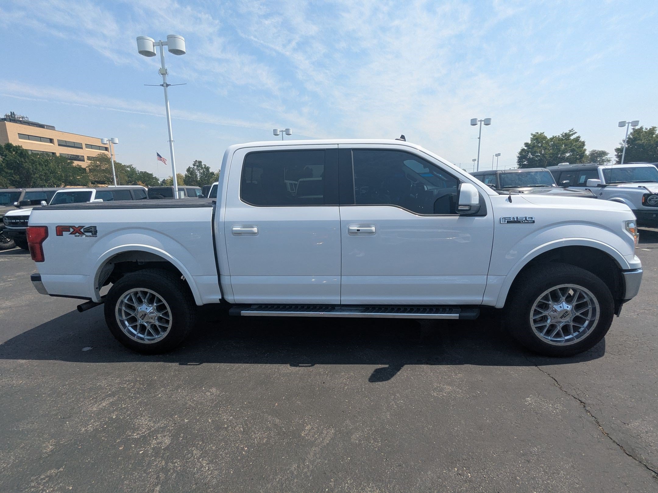 Used 2020 Ford F150 Lariat w/ FX4 Off-Road Package AWD/4WD image 2