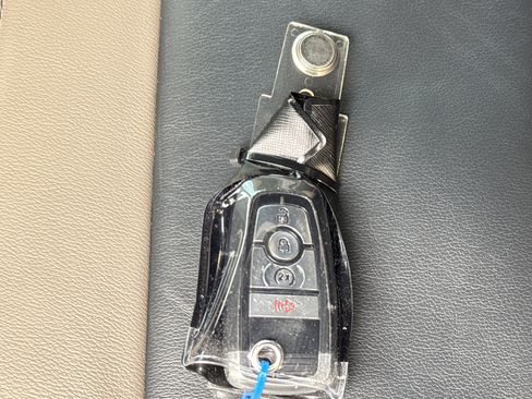 Used 2023 Ford Bronco Wildtrak image 35