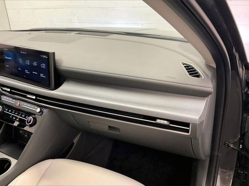 Certified 2025 Hyundai Sonata SE image 14