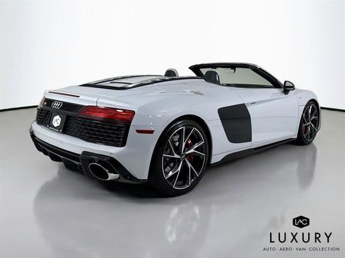 Used 2021 Audi R8 V10 w/ Premium Package image 6