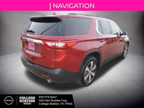 Used 2020 Chevrolet Traverse LT w/ LT Premium Package image 4