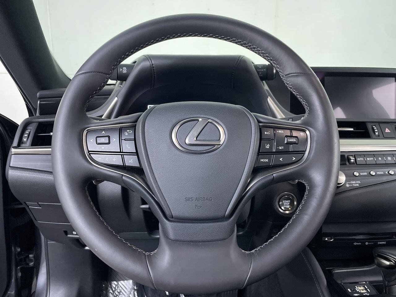 Used 2021 Lexus ES 350 w/ Accessory Package FWD image 13