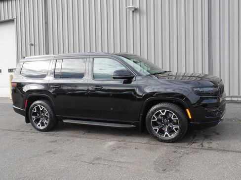 Used 2025 Jeep Wagoneer Series II image 5