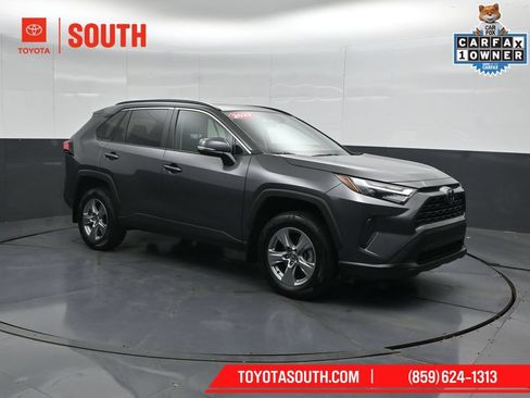 Used 2022 Toyota RAV4 XLE w/ Convenience Package AWD/4WD image 4