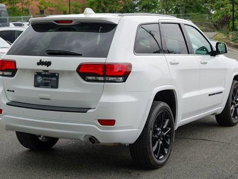 Used 2022 Jeep Grand Cherokee Laredo X image 8