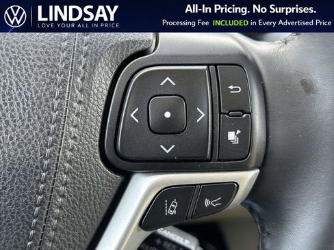 Used 2019 Toyota Highlander XLE image 21