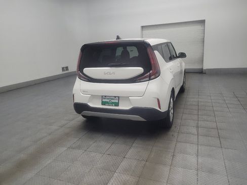 Used 2023 Kia Soul LX w/ Option Group 015 FWD image 9